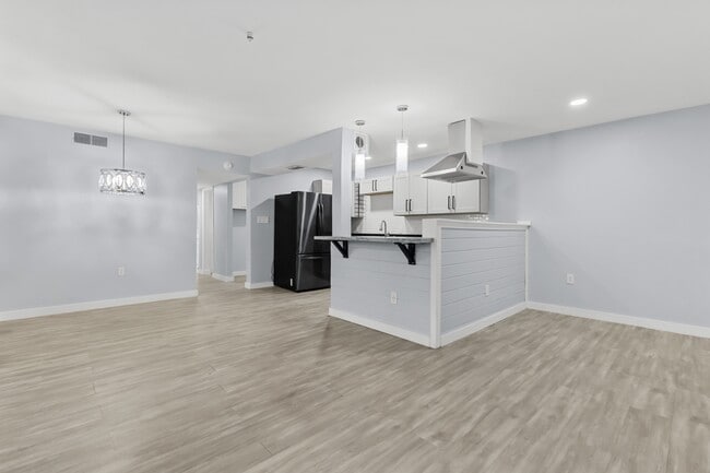 Photo - 500 Umstead Dr