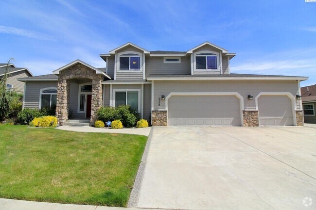 Building Photo - 4 Bed/2.5 Bath + an Office Richland Home