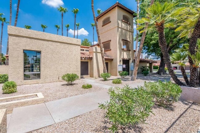 Building Photo - 8330 N 21st Dr Unit #207 Rental