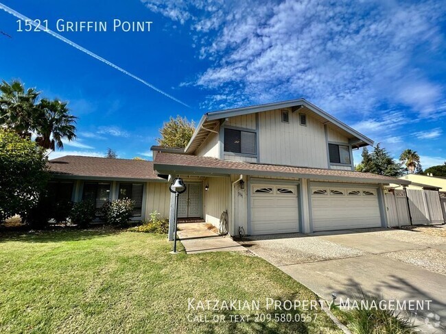 Building Photo - 4 bedroom 2 1/2 Bath Venetian Gardens HOA ... Rental