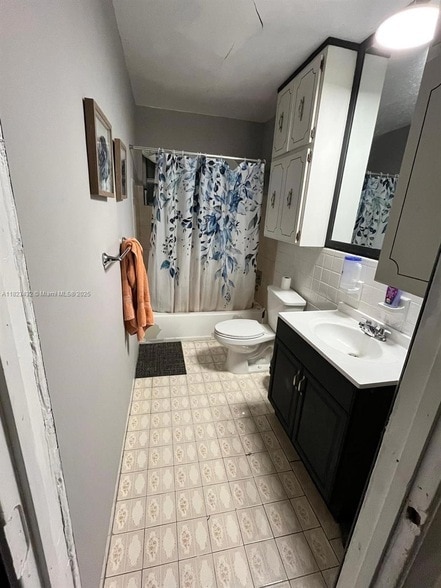 Photo - 220 N 66th Ave