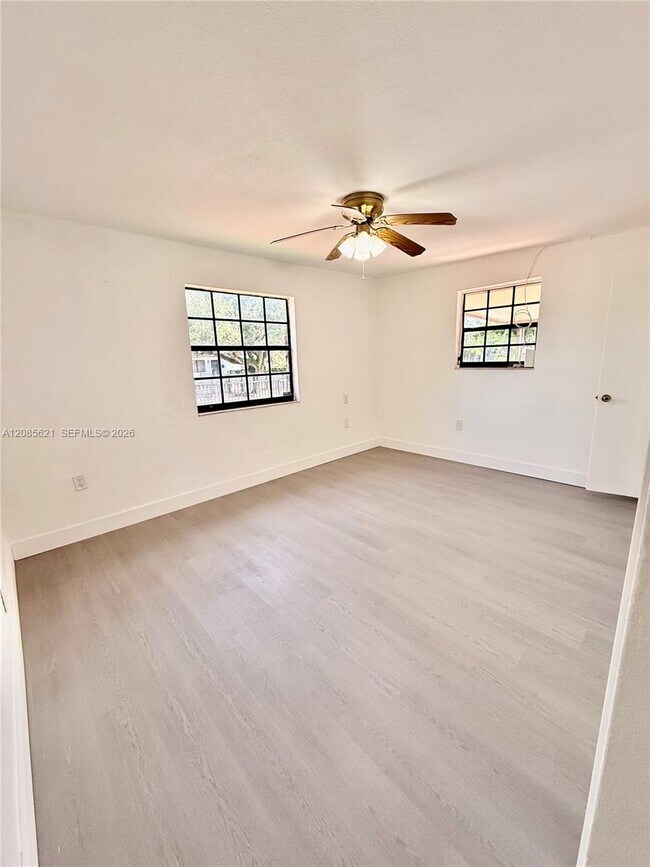 2424 SW 21st Ter