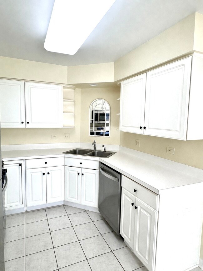 Photo - 1329 Newport St
