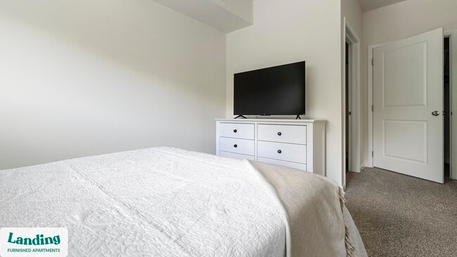 Photo - 170 Emery Ave NW Unidad 2019