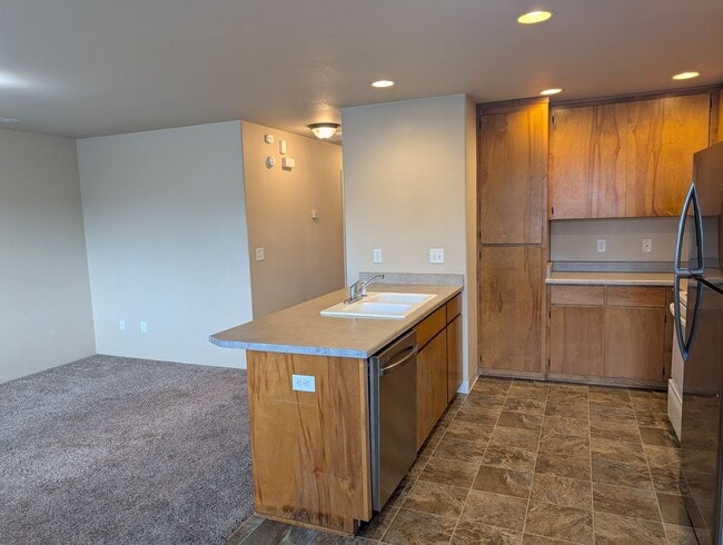 Photo - Clean and Upstairs 2 Bed, 2 Bath Apartment in East Medford – Juniper Ridge