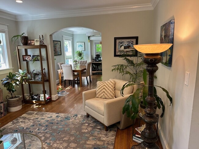 Photo - 1439 Taylor St NW