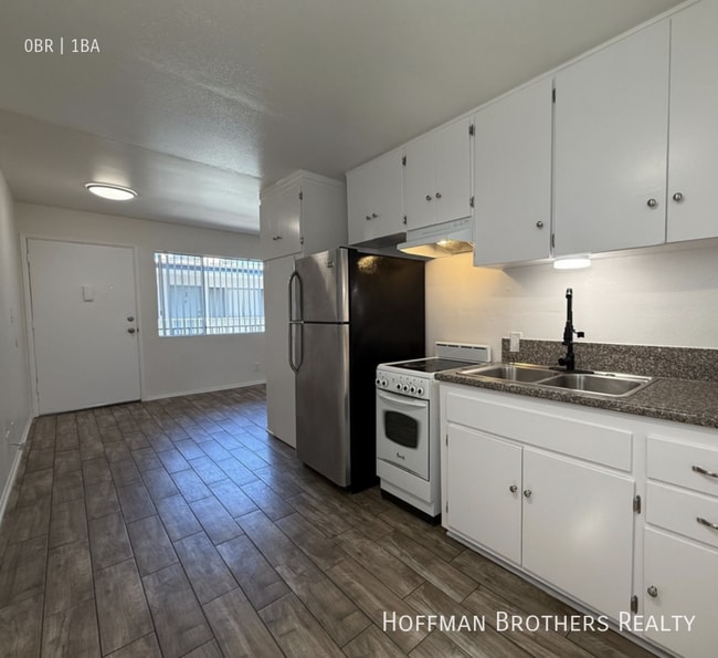 Photo - 15632 Leadwell St Unidad 8
