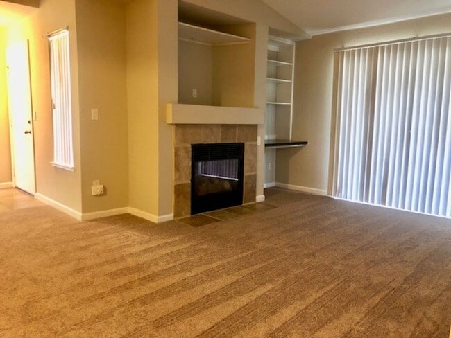Photo - 885 Halidon Way Unidad 324