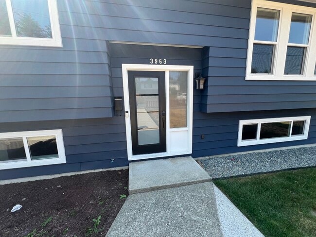 Photo - 3963 Macisaac Dr