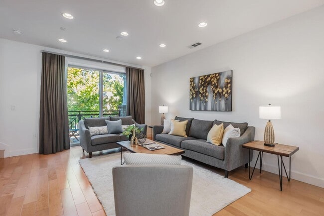 Photo - 5 Artisan Way