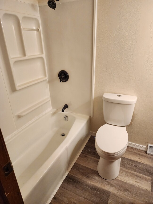Photo - 511 Roland St