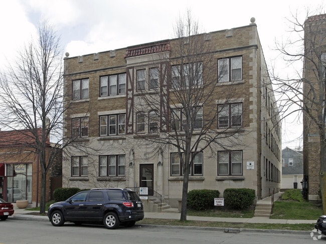 Foto principal - 4480 N Oakland Ave