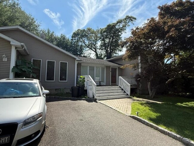 Building Photo - 57 Schuyler Dr Rental
