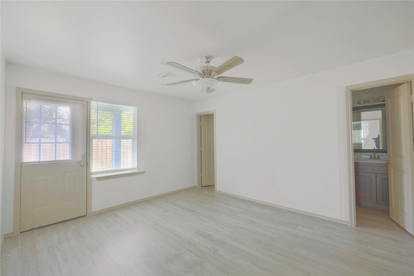 Photo - 113 Bolden St