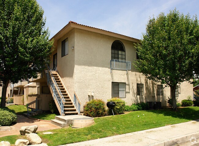 Acacia Garden Apartments
