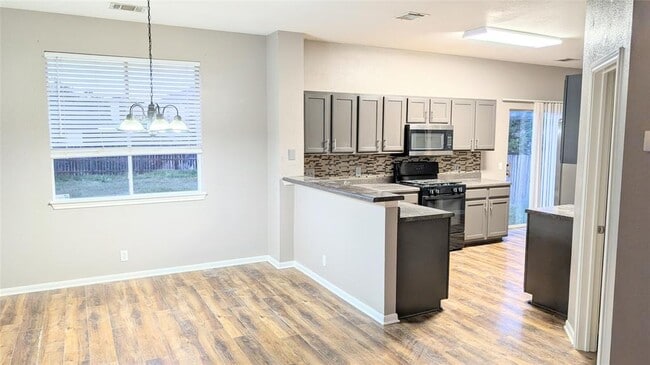 Photo - 5016 Barlow Dr