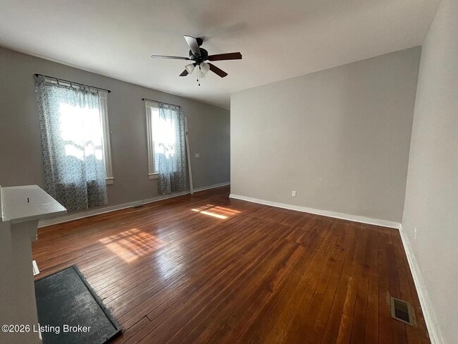 Photo - 521 E Ormsby Ave