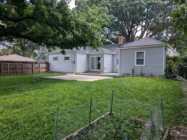 Photo - 5800 Floyd St