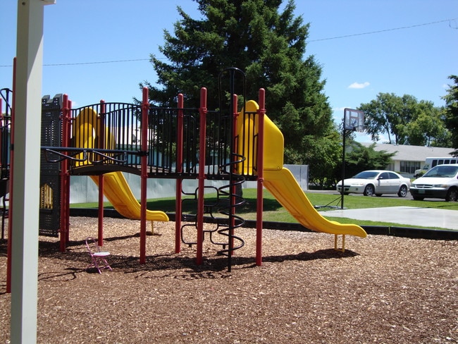 Ridgeway Village Apartments