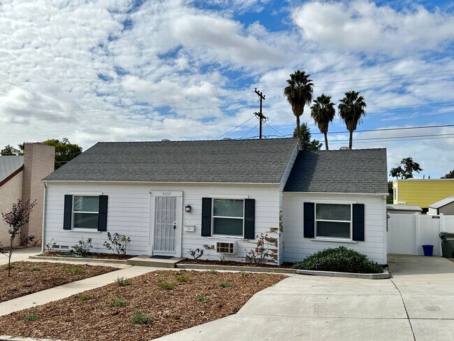 Remodeled 3 Bedroom 1 Bath House Located O... - Remodeled 3 Bedroom 1 Bath House Located O...