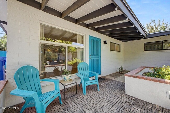 Building Photo - 2727 E Montecito Ave