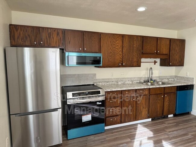 Photo - 4950 King Arthur Way