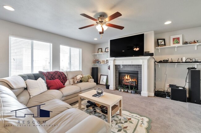 Photo - 1439 Dunbar Ln