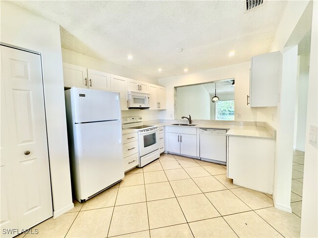 Photo - 709 Landover Cir Unidad 202