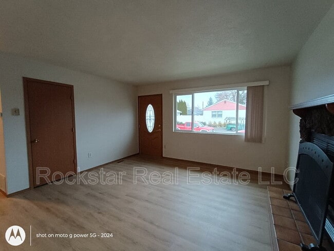 Photo - 5601 N Morton St