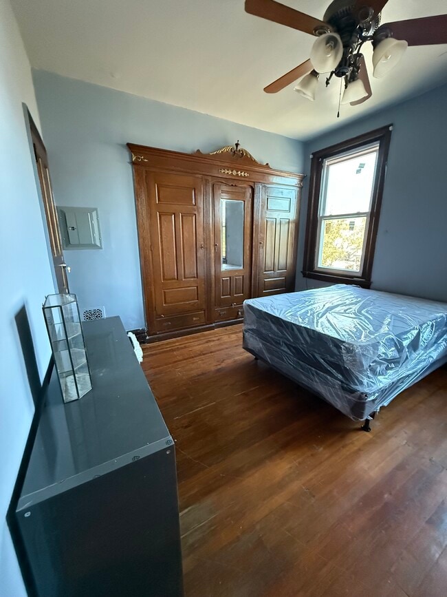 Building Photo - 1236 N Redfield St