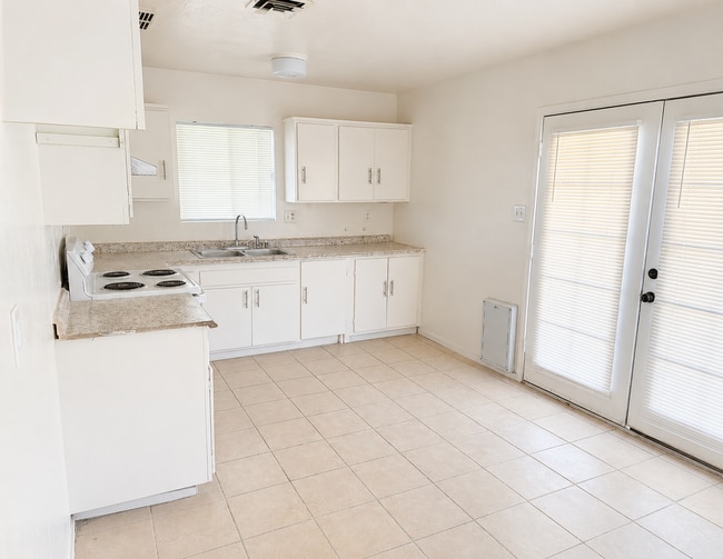 Photo - 3091 S Del Mar Ave