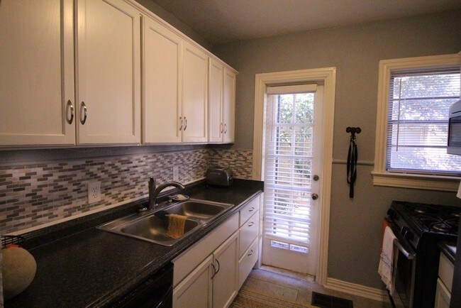 Photo - 4016 Herschel Ave Unit A