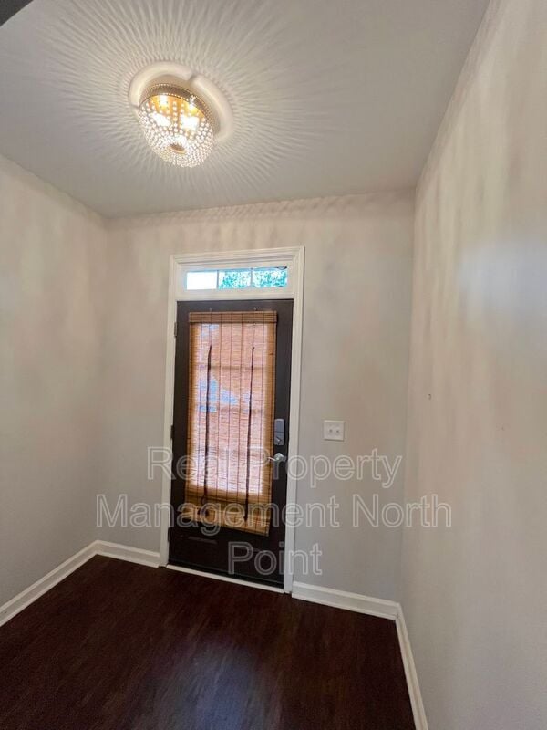 Photo - 2048 Lakeshore Overlook Dr