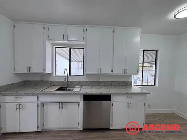 Photo - Charming 3-Bedroom Home with Gardener & Pest Control Included – Small Pets Welcome