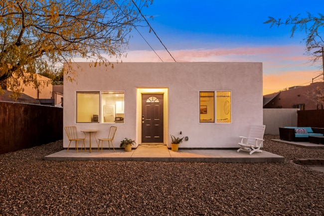 Photo - 1905 E 9th St