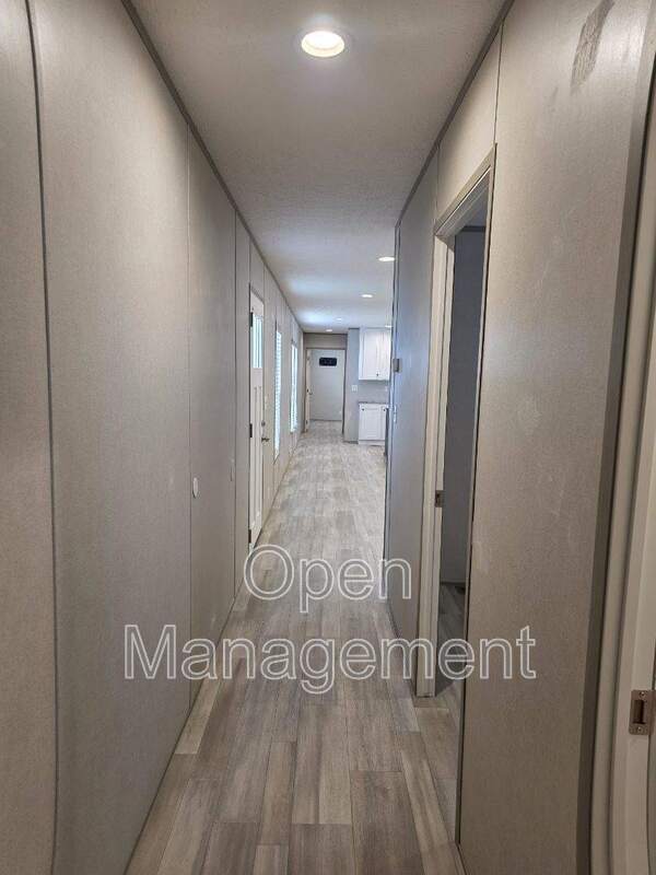 Photo - 2710 N Farm Rd 137