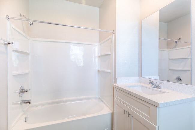 Building Photo - 131 Pk Pl Cir Unit B