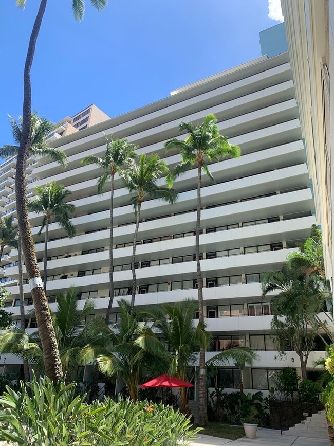 Building Photo - Fully Furnished. Updated. Waikiki (No parking)