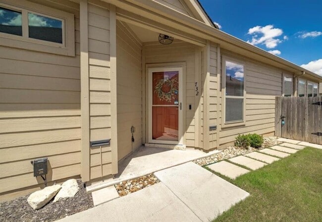 Photo - 732 Fortrose Ter