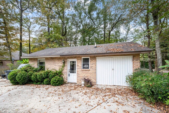 Building Photo - 4724 Lake Point Ave