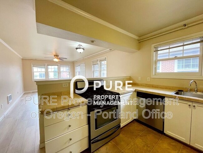 Photo - 701 NE 28th Ave