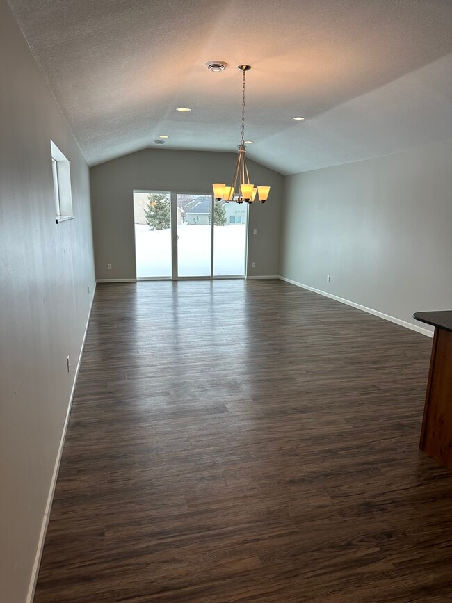 Photo - 208 25th St SE