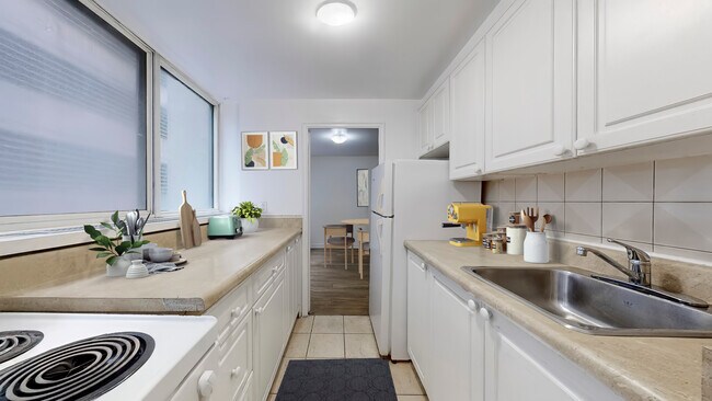 Building Photo - Elm Place