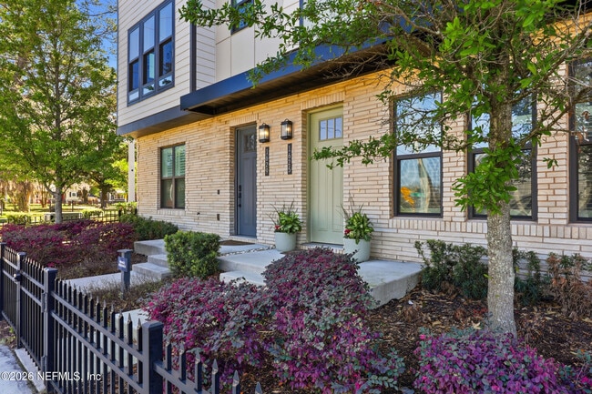Photo - 1625 Bridgeton Dr