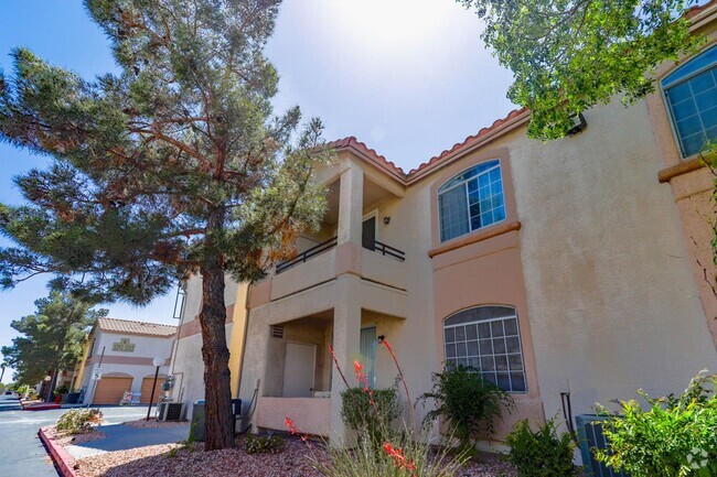 Building Photo - 3 Bedroom With 1 Car Garage In West Side G... Unit 2089 Rental