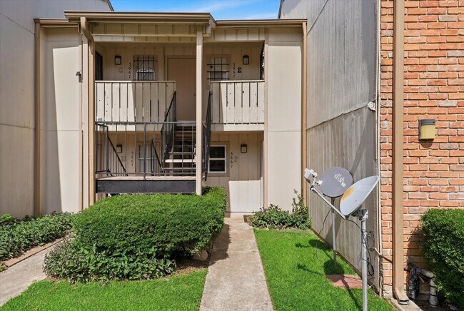 5667 Birchmont Dr Unit F