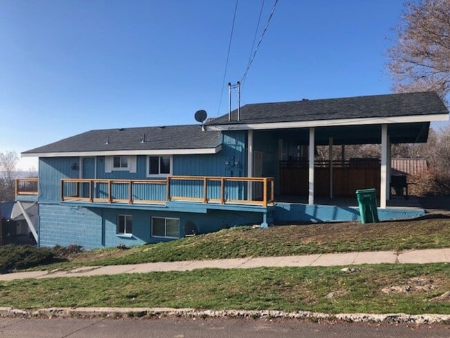 Building Photo - 408 N 4th St Rental