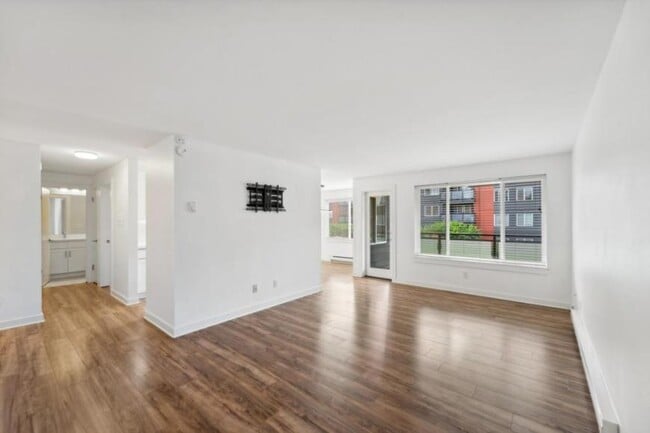 Photo - 1 bedroom in Seattle WA 98115 Unidad #C310