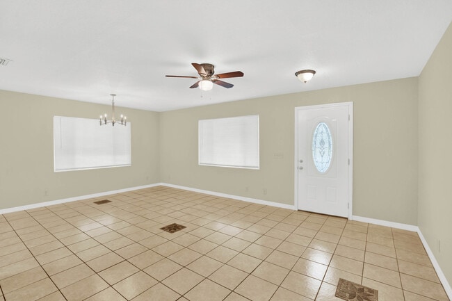 Photo - 808 S Charleston Ave