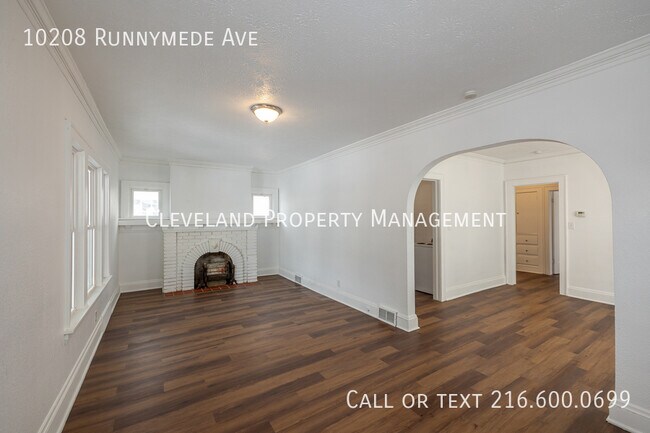 Photo - 10208 Runnymede Ave